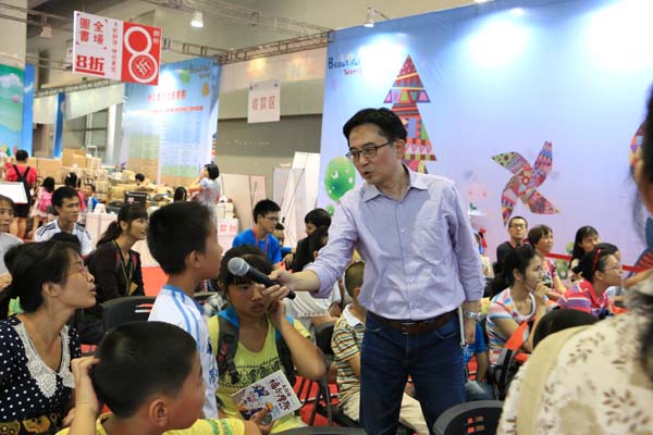 專屬于小學(xué)生的“福爾摩斯”來襲 ——香港知名出版人厲河講座暨簽售會(huì)