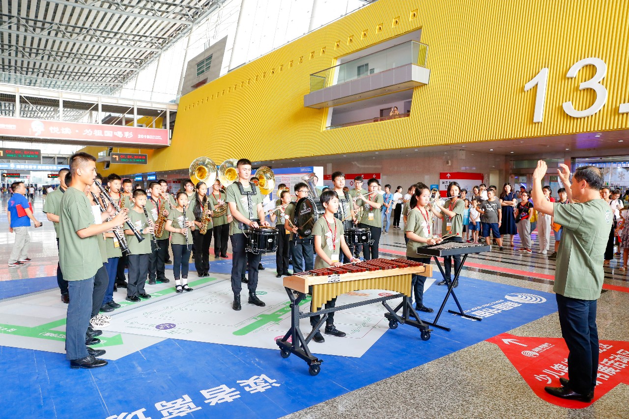 2019南國書香節(jié) 用開放姿態(tài)迎接讀者 用音樂快閃獻(xiàn)禮祖國