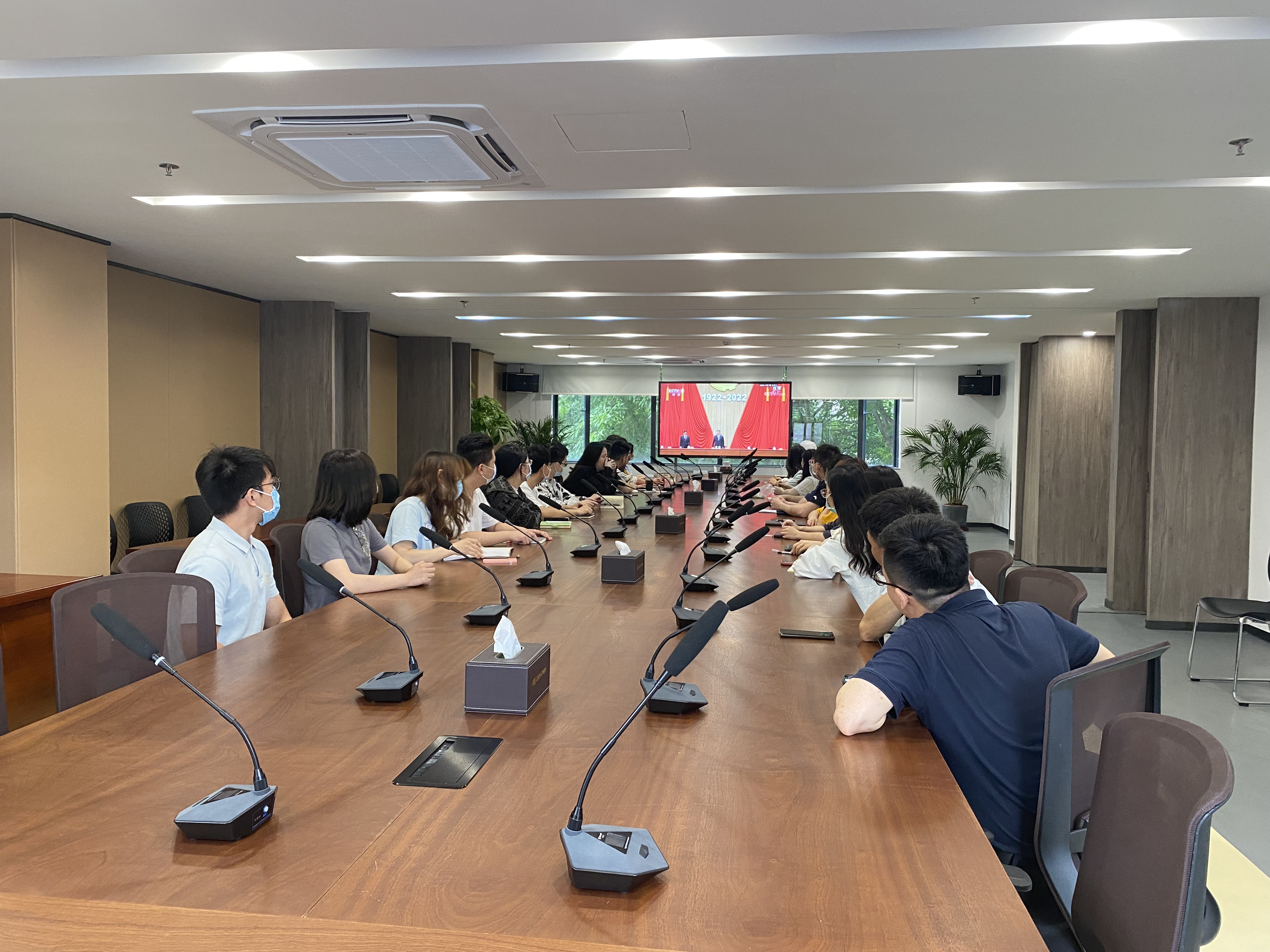 集團組織收看慶祝中國共產(chǎn)主義青年團成立100周年大會直播