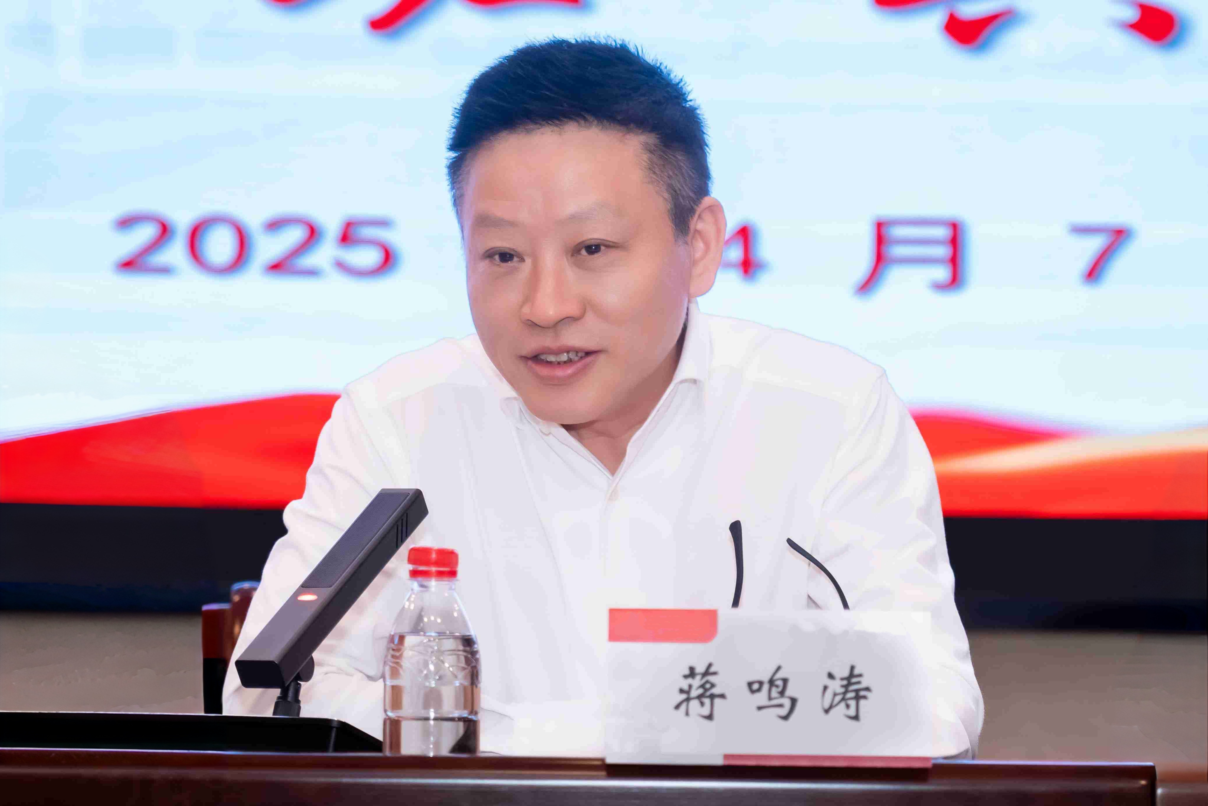 蔣鳴濤：實體書店連接著具體的人，構(gòu)建起人與人之間綿長的情誼 | “新華老總談讀書”系列專題訪談