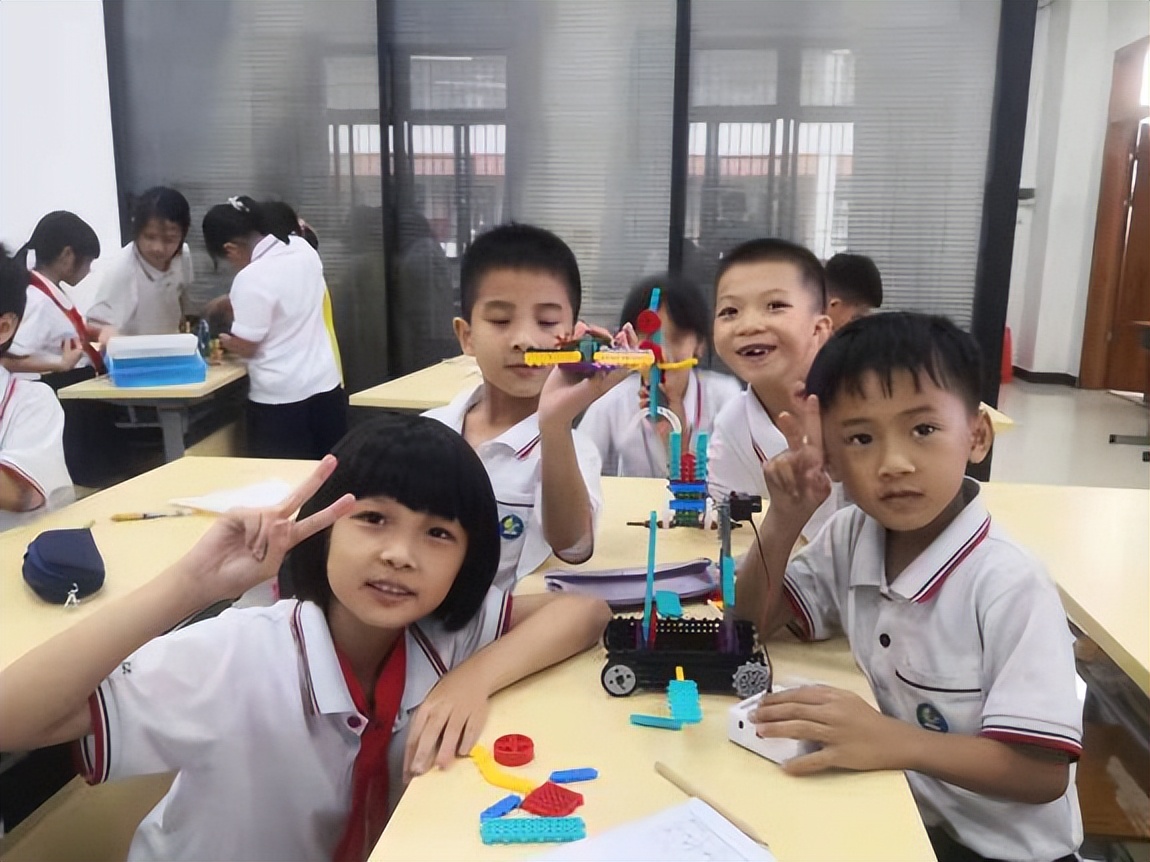 廣東新華發(fā)行集團：多彩課后服務 學生“學有所樂”